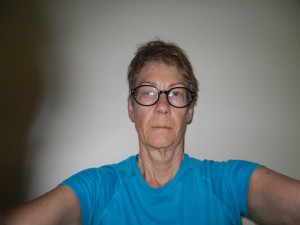 En mycket trött kvinna lycklig efter att ha kommit fram till B&B i Lystrup utanför Hadsund
